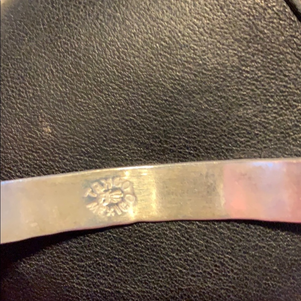 Bracelets - Picture 2 of 3